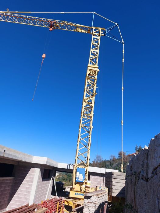 Grua construção civil