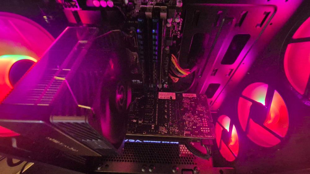 PC Gamer i7 4770k 4.2Ghz | 16Gb DDR3 | EVGA GTX 1070 8GB | SSD + HDD | ARGB