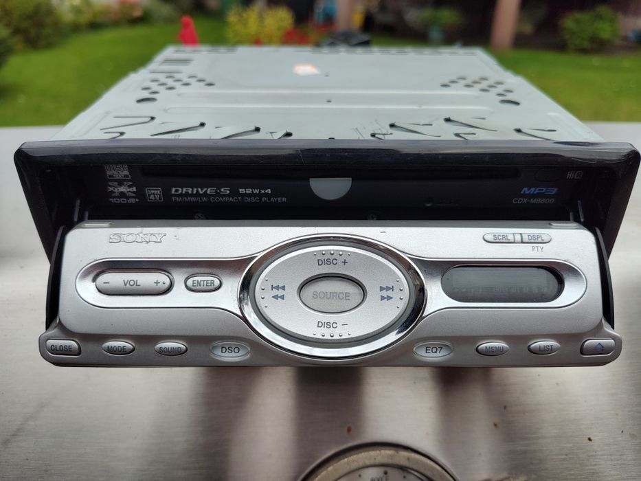 Radio Sony CDX - M8800 black panel