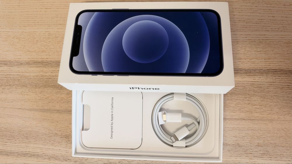 Apple iPhone 12 128GB + Capa Apple MagSafe + AirPods 2nd Gen