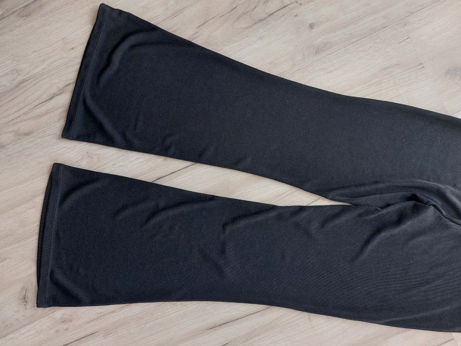 H&M czarne spodnie legginsy flare dzwony 152 rozszerzane nogawki