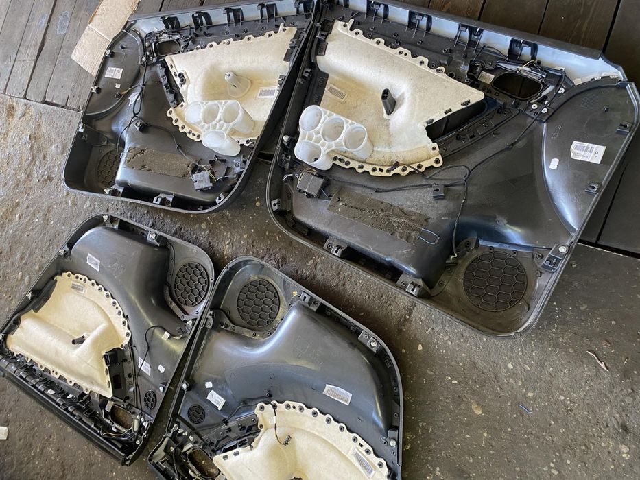 Boczki C4 Picasso Grand Tapicerka roletki Komplet