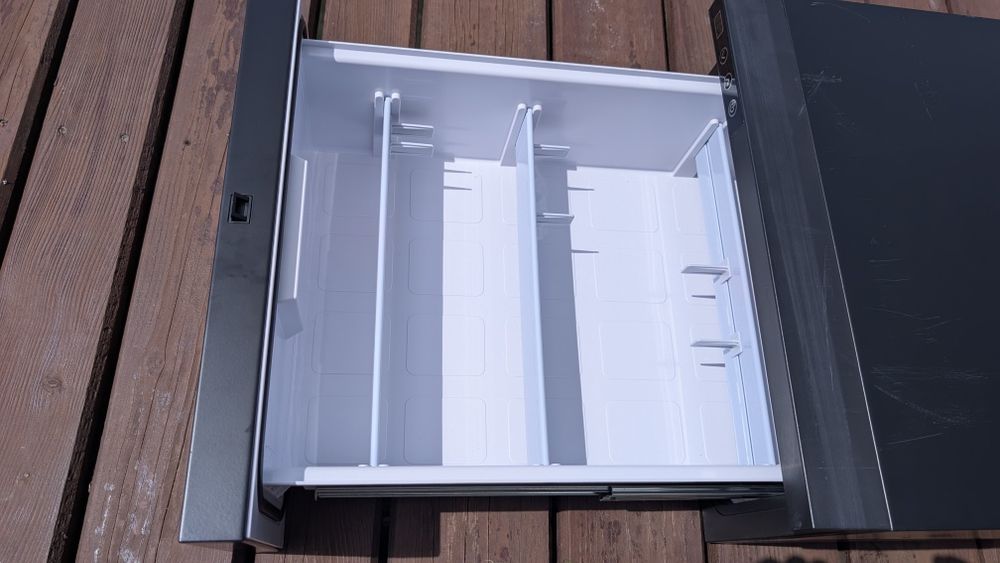 Lodówka Isotherm DR30  (uszkodzona)