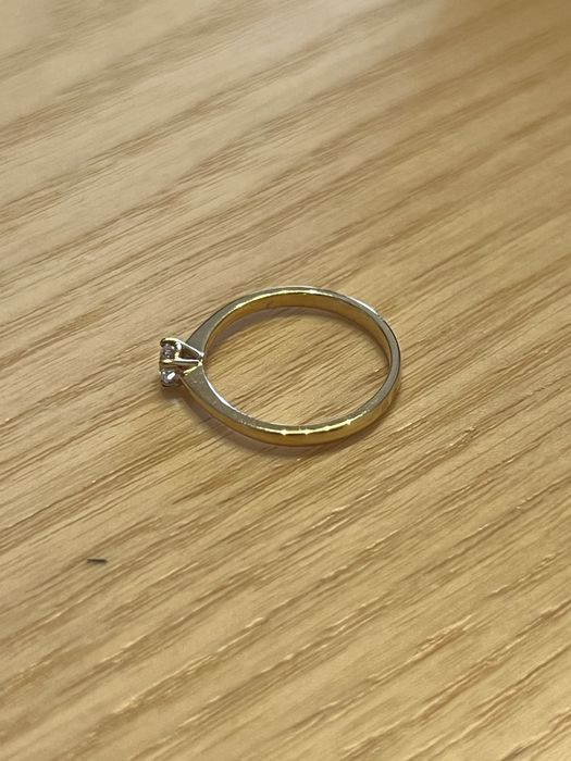 Anel de Noivado Ouro Amarelo c/Diamante 0.20ct - Machado Joalheiro
