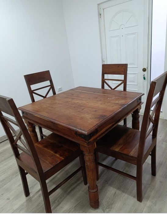Mesa, de madeira maciça, rústica, tropical com 4 cadeiras