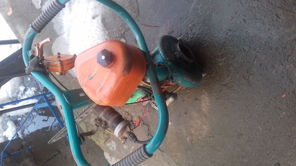 Продам бензопилу