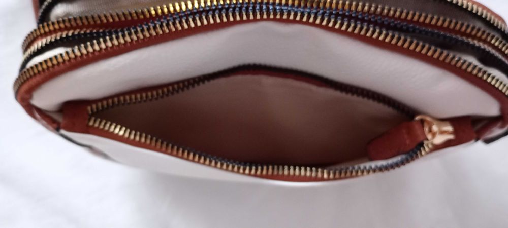 Torebka nerka z imitacji skóry