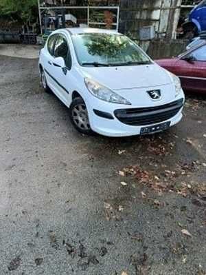 Peugeot 207  1,4 8V  2009r