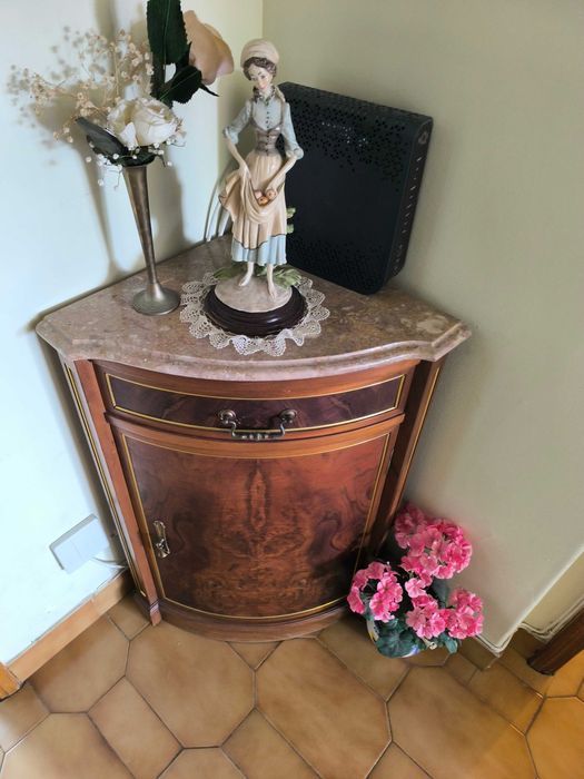 Aparador de canto de sala