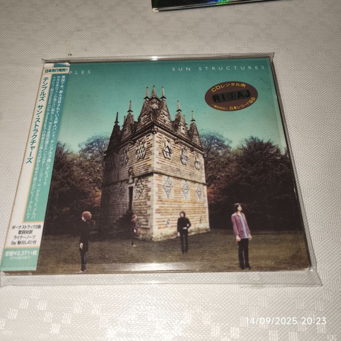 CDs diversos, shame, Temples, white stripes