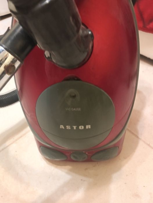 Продається  пилосос