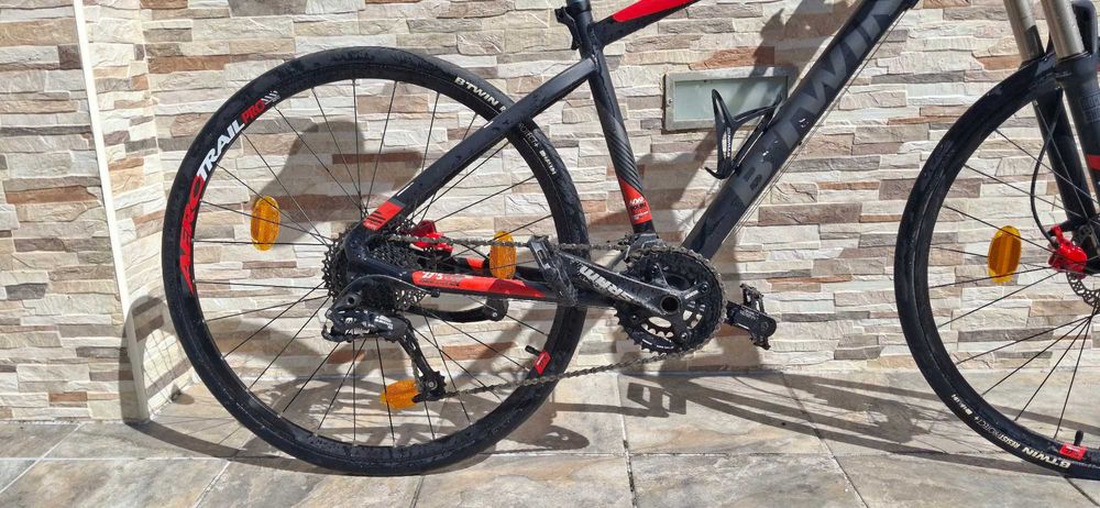 B'Twin Rockrider 560
