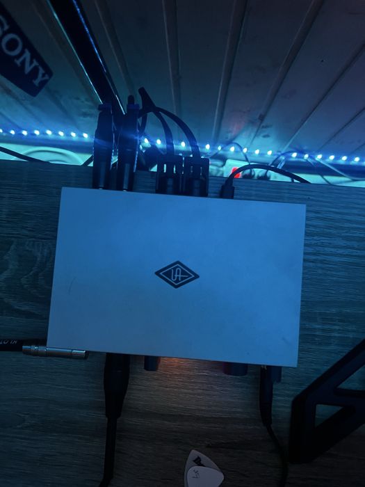 Продам аудіокарту UAD Volt 2
