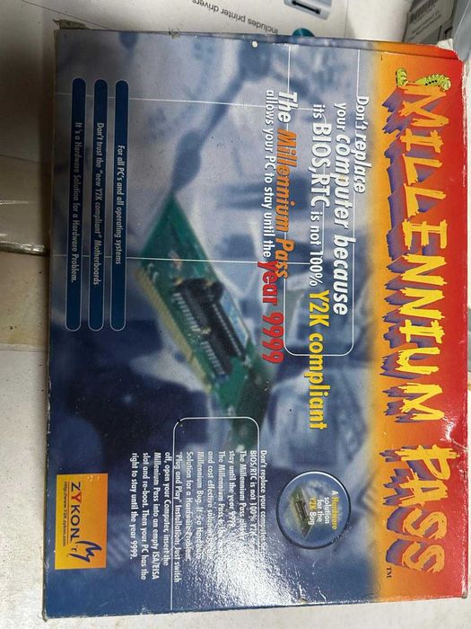 Placa Millennium Pass - ano 2000444830208659957760