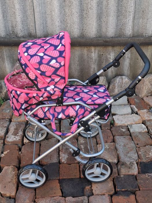 Коляска игрушечная для куклы.