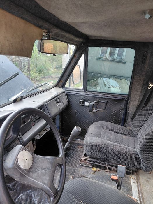 Автомобіль АРО 243