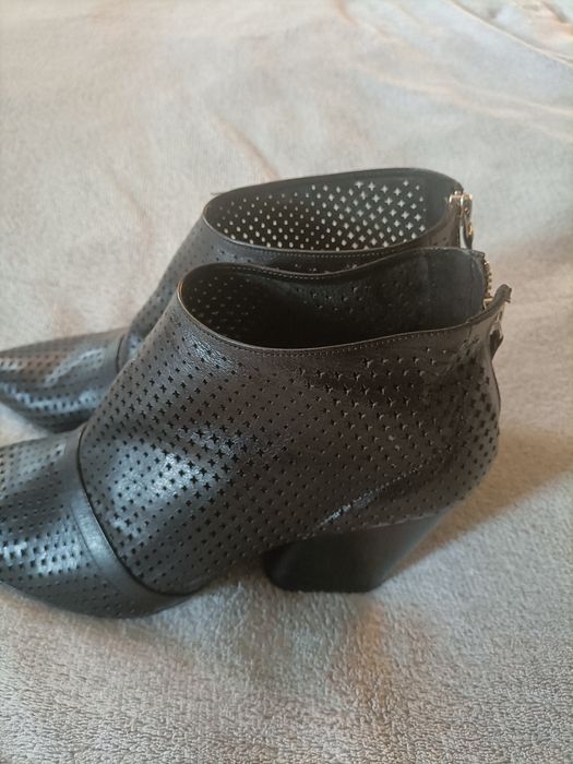 Botki Apia 39 skóra ażur