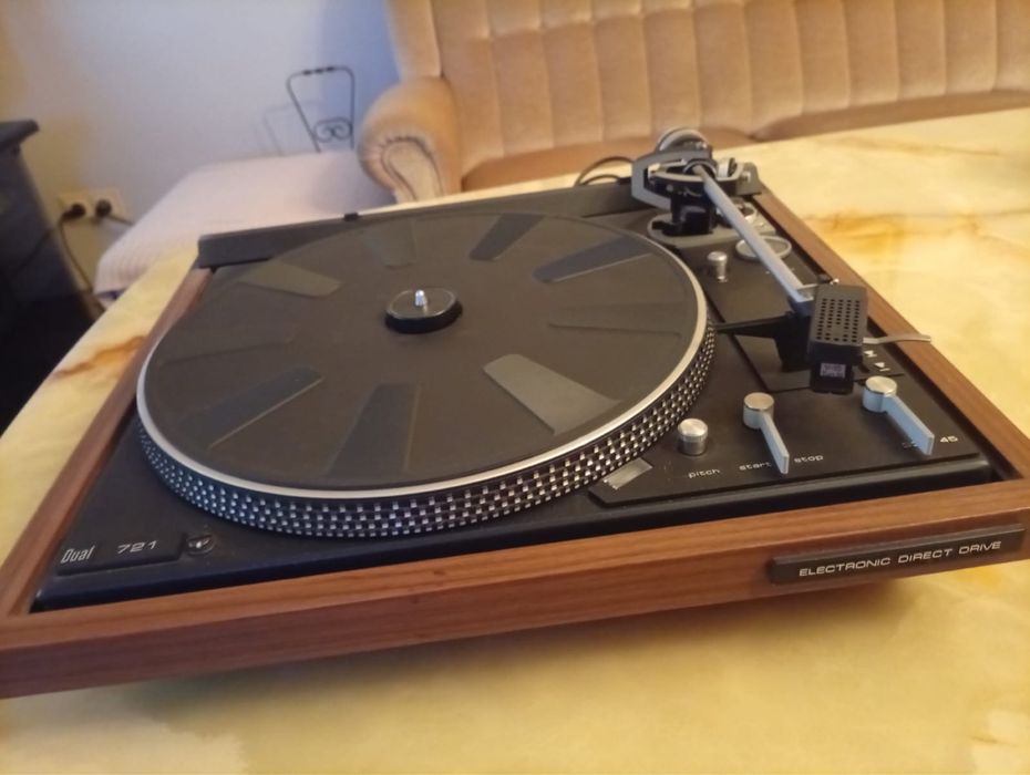 Dual CS 721 – legendarny gramofon Direct Drive + 20 płyt winylowych