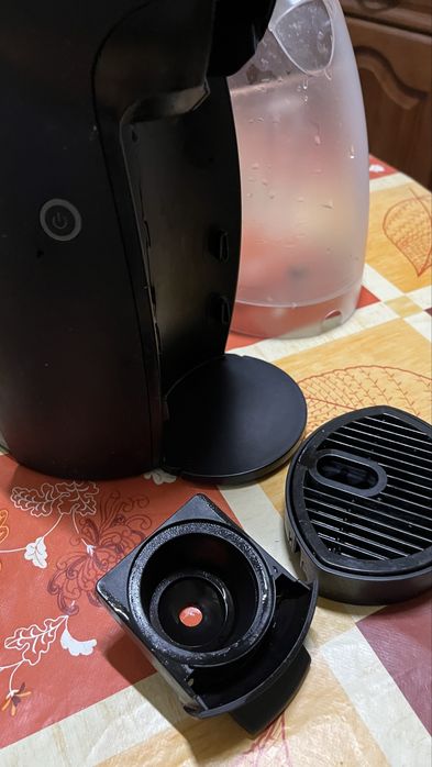Máquina café Krups Dolce Gusto Piccolo a funcionar c/ fuga