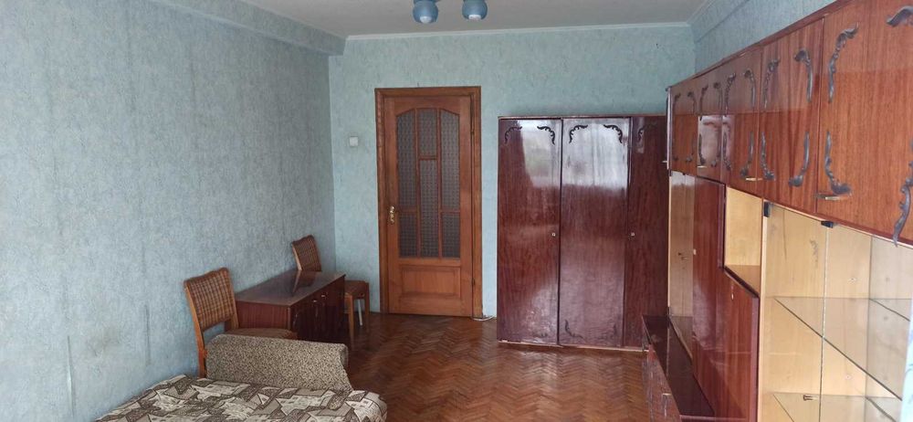 Здається кімната в двокімнатній квартирі