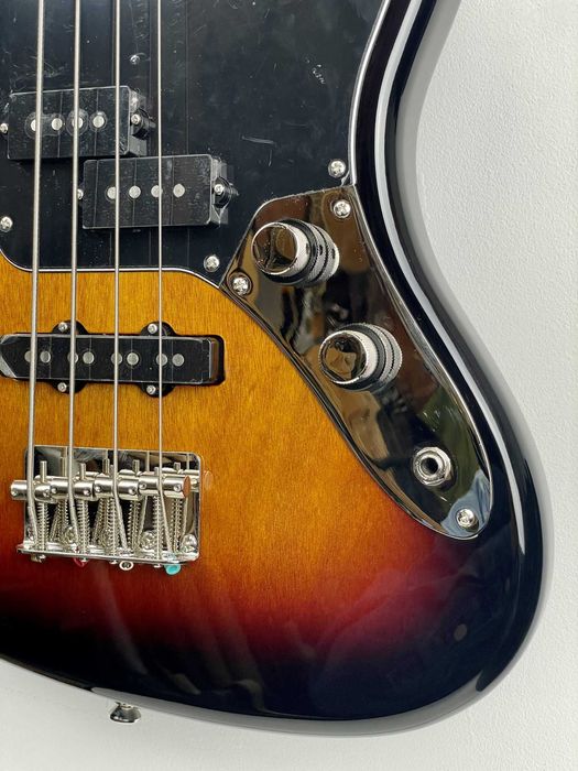 Squier Classic Vibe Jaguar Bass - 3-Color Sunburst