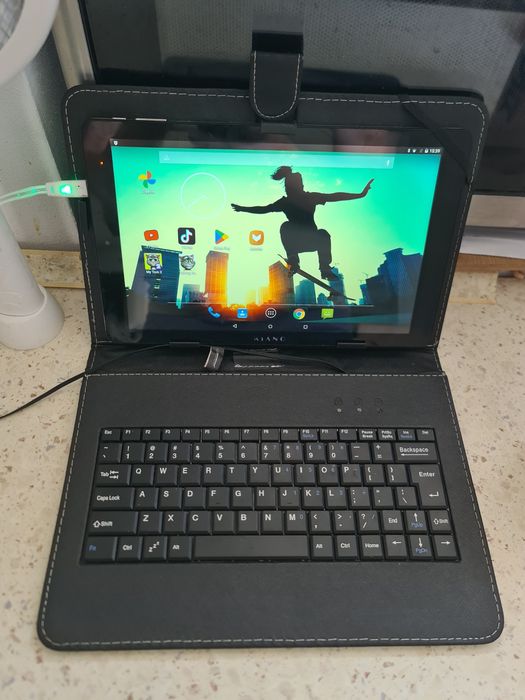 Tablet 10 cali kiano plus klawiatura i etui