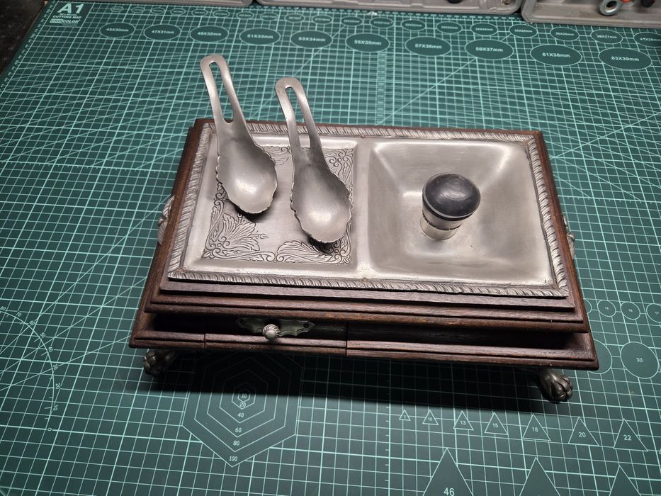 Tinteiro para pena antigo