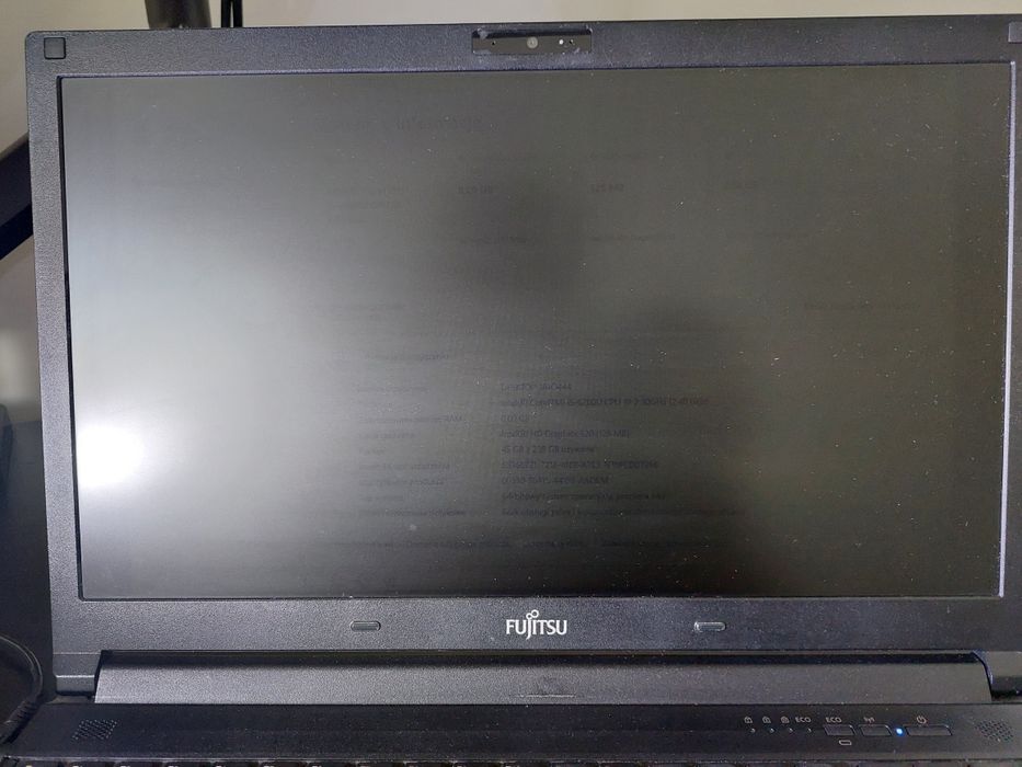 Laptop Fujitsu Lifebook E556 i5 RAM 8GB Dysk 256GB SSD Windows 11 25H2