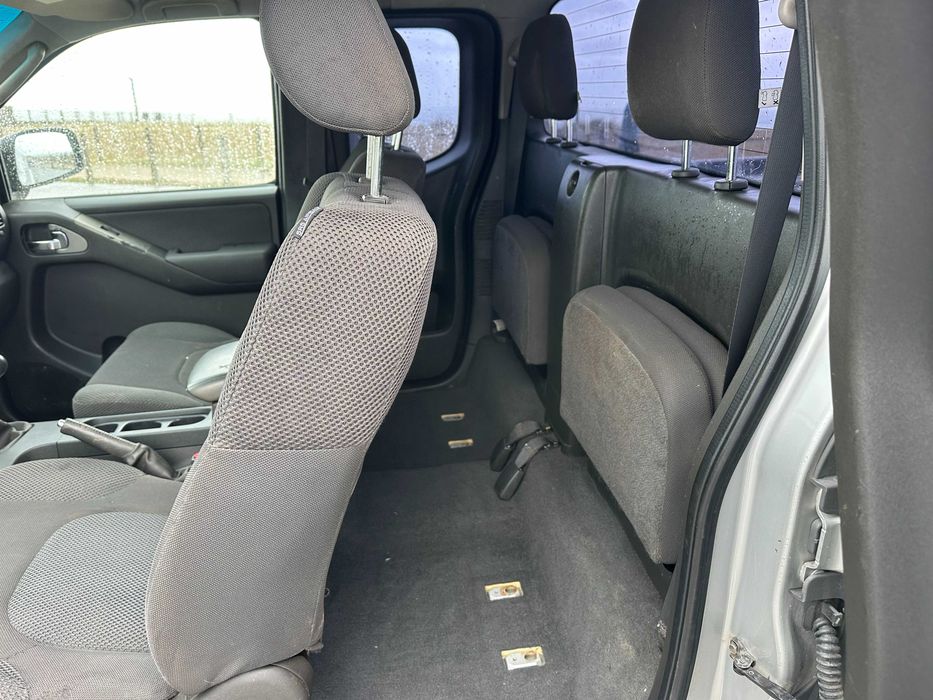 Nissan Navara D40 2.5 dCi King Cab 174 cv
