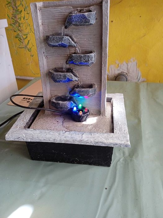 Fontinha a funcionar com luz