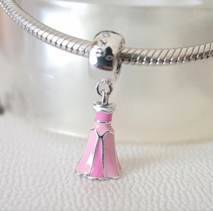 Pingente pandora vestido aurora
