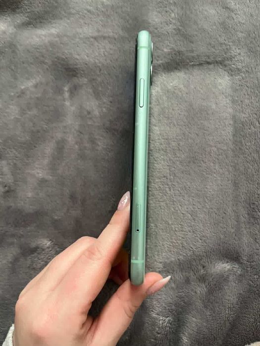 Подам Айфон 11 на 128 gb в хорошому стані все рідне