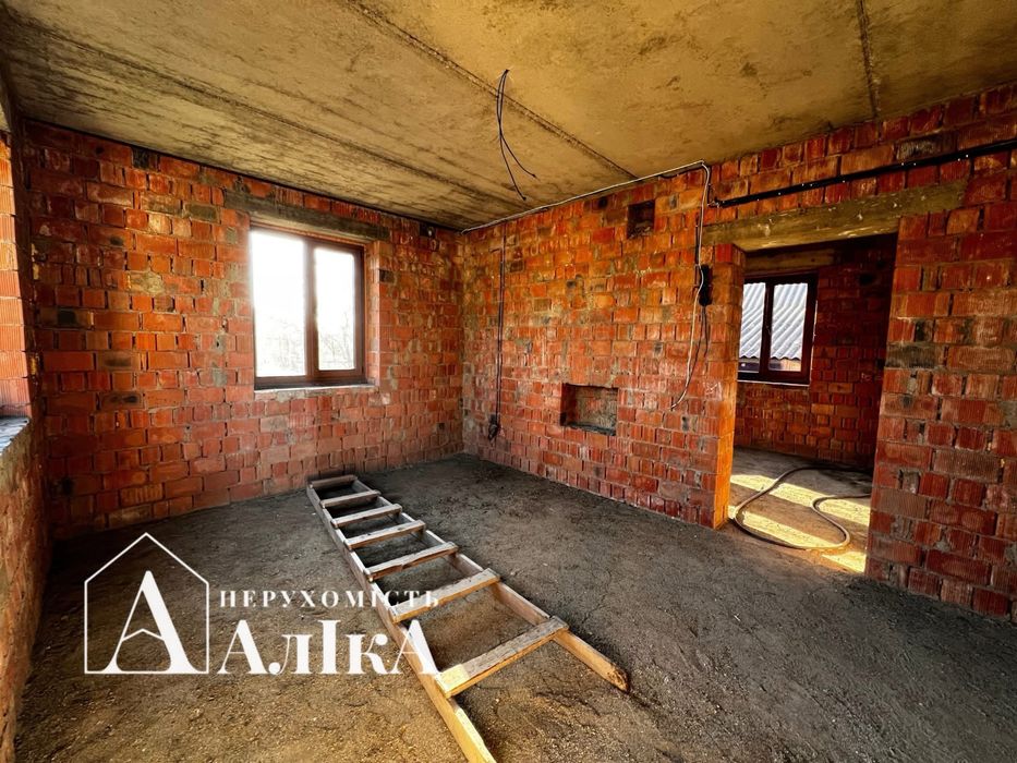 Продам новий будинок в хорошій локації