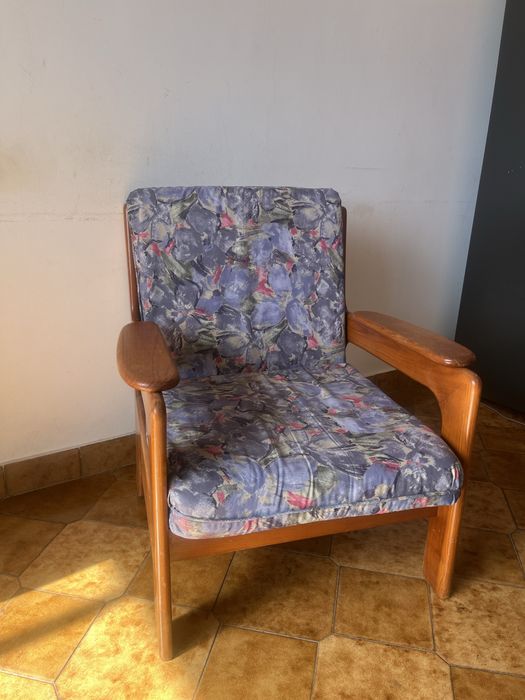 Poltrona em madeira