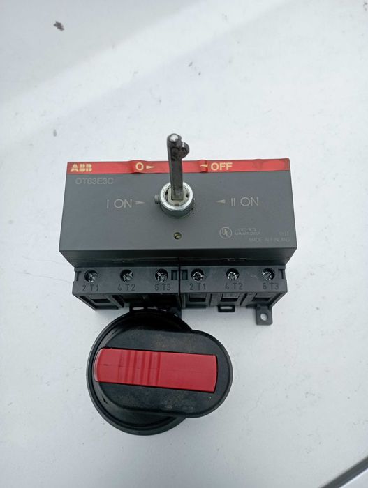 Перемикач навантаження-Рубильник перекидний OT63E3C І-0-ІІ 3Р 63А