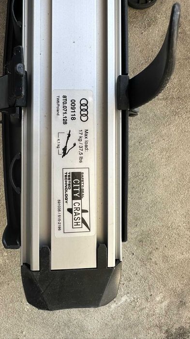 Suportes de bicicleta originais Audi – Excelente estado