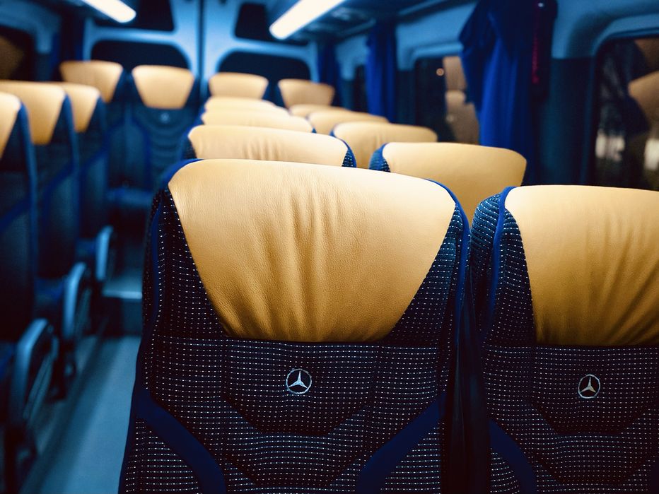 Bus, Autokar, Przewóz osób, wynajem lotniska, transfery, Warszawa