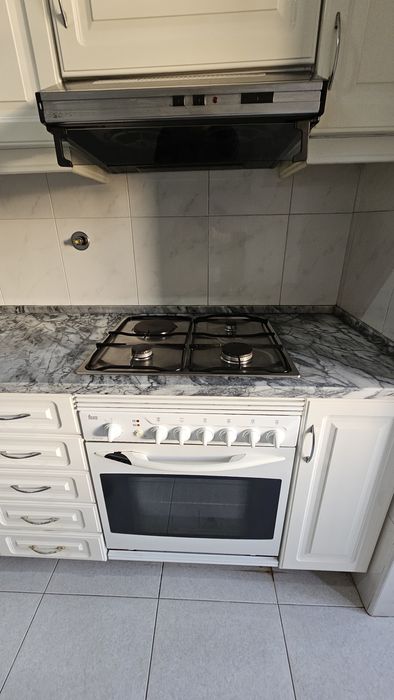 Móveis de Cozinha/ Cozinha completa com electrodomésticos
