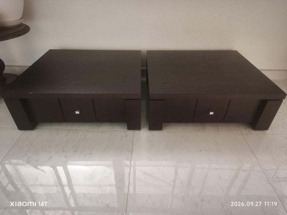 Mesa de cabeceira (pau preto)