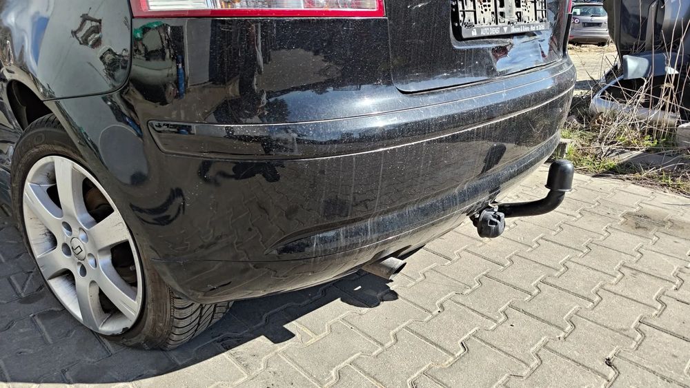 Zderzak tył tylny Audi A3 8P kod lakieru LY9B