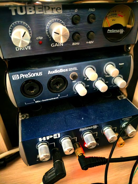 Продам студійні монітори Mackie MR5 5" (пара) + студійна звукова карта