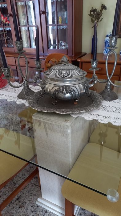 Conjunto de terrina e castiçais em estanho 99%