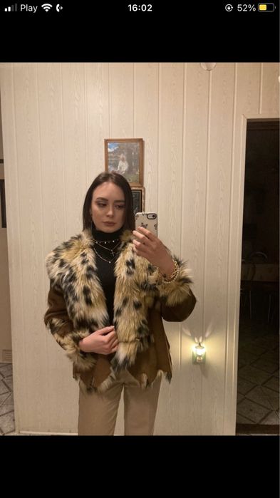 Brązowe beżowe czarne białe futro kurka płaszczyk z futrem