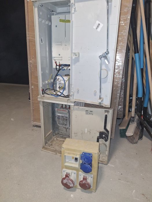 Erbetka skrzynka elektryczna prowizorka rbtka