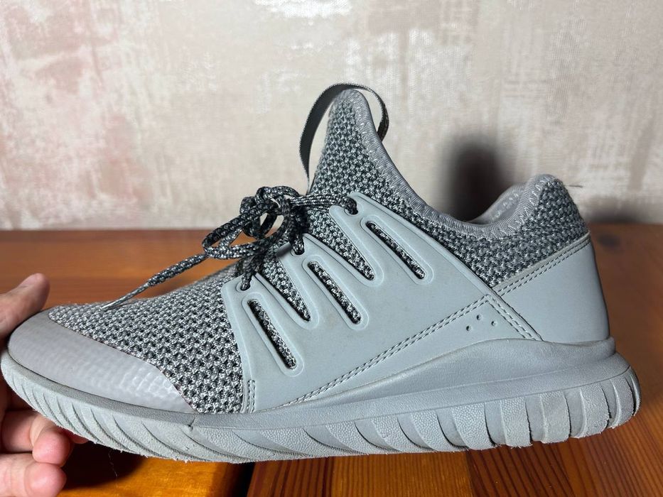 Оригінальні кросівки adidas Originals Tubular Radial / S76022 / 38.5