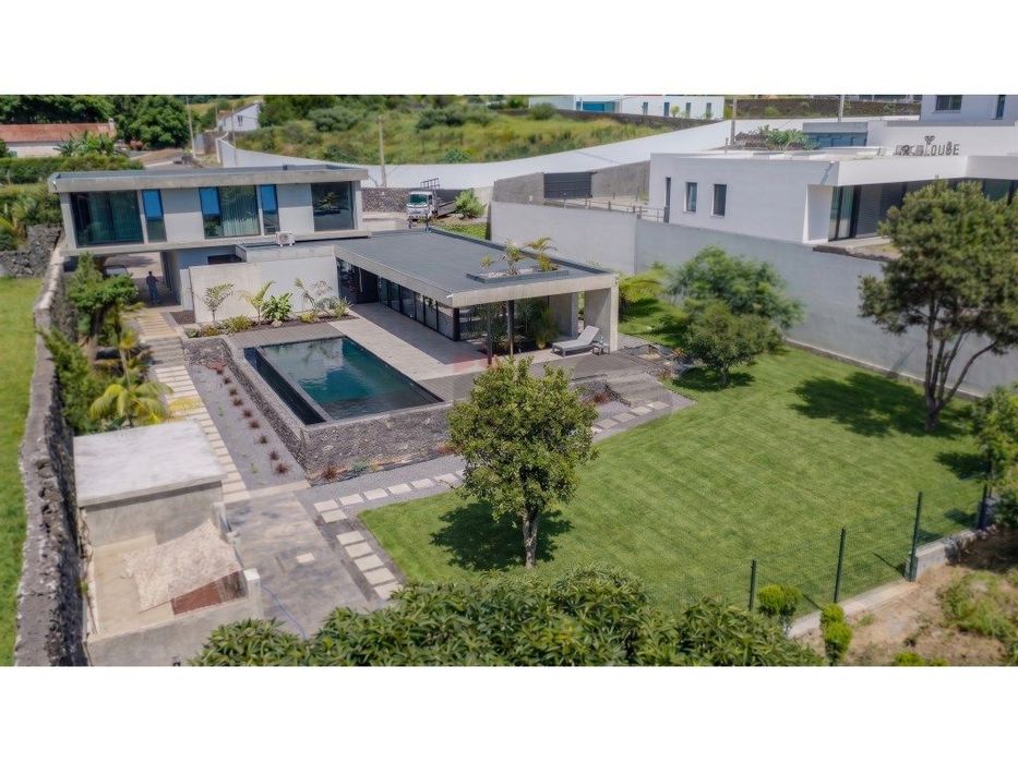 Refúgio Exclusivo com Vista Mar em São Roque, São Miguel