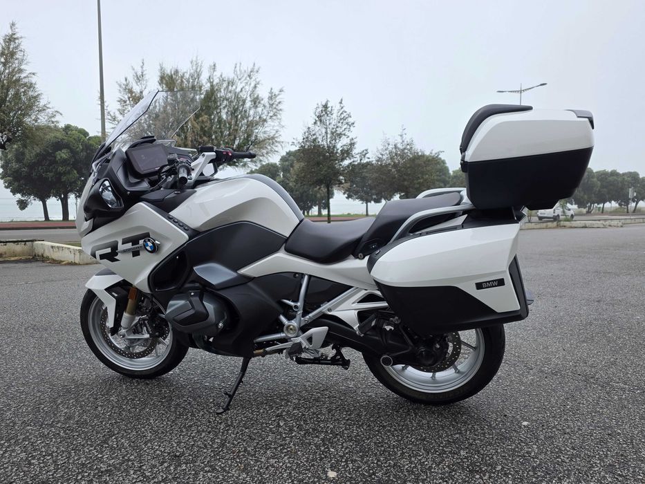 BMW R 1250 RT | 2.200 km | Estado Novo | Garantia até 2029