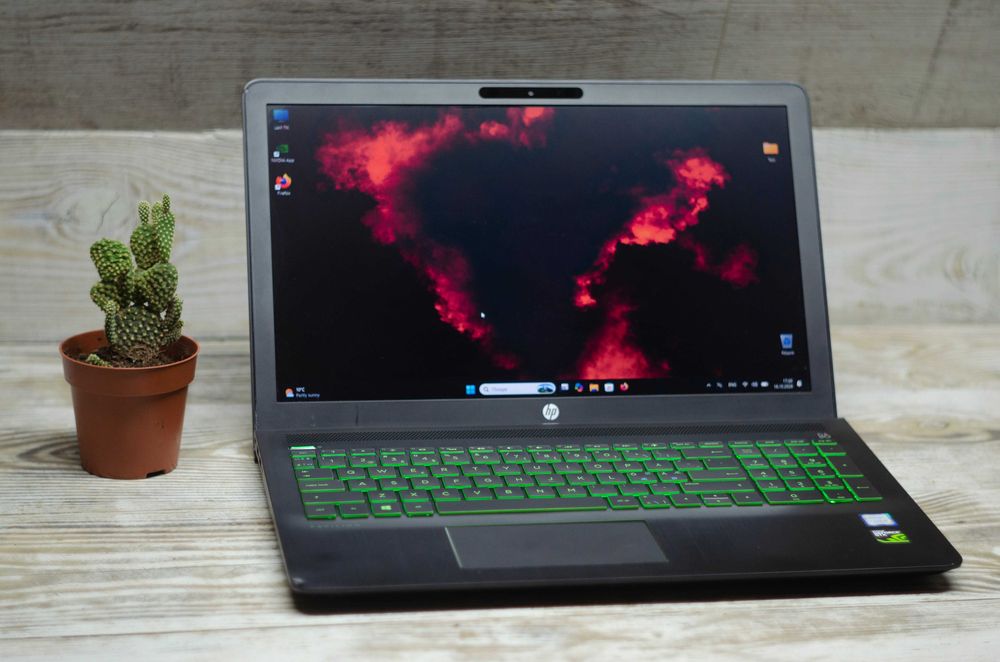 Ігровий ноутбук HP Pavilion Gaming 15-cb084no i7-7700HQ 3.8GHz / GTX1050 4GB / DDR4 8Gb / SSD+HDD / 15.6