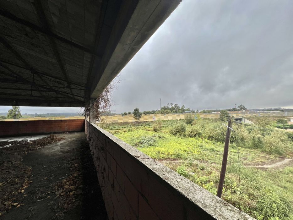 Pavilhão / Armazém Pronto Acabar