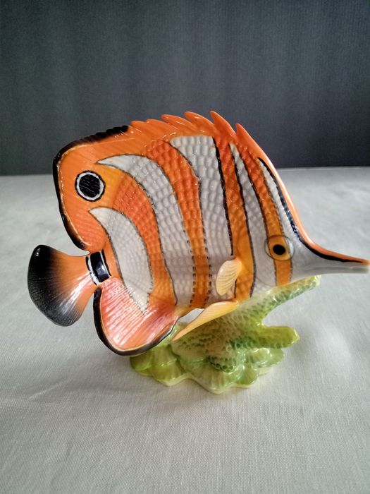 Porcelanowa figurka ryby
